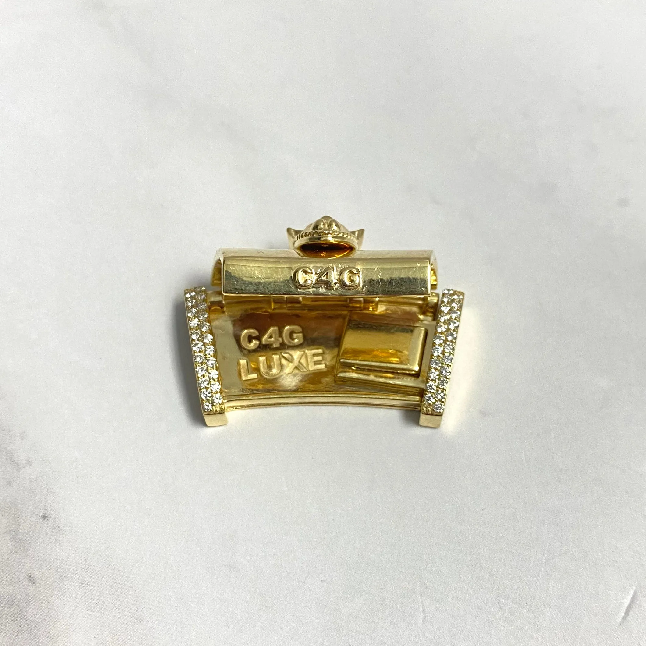 14K Yellow Gold Diamond On The Size Sleek Lock With Panther / 24.3gr / 17mm / 1.3in