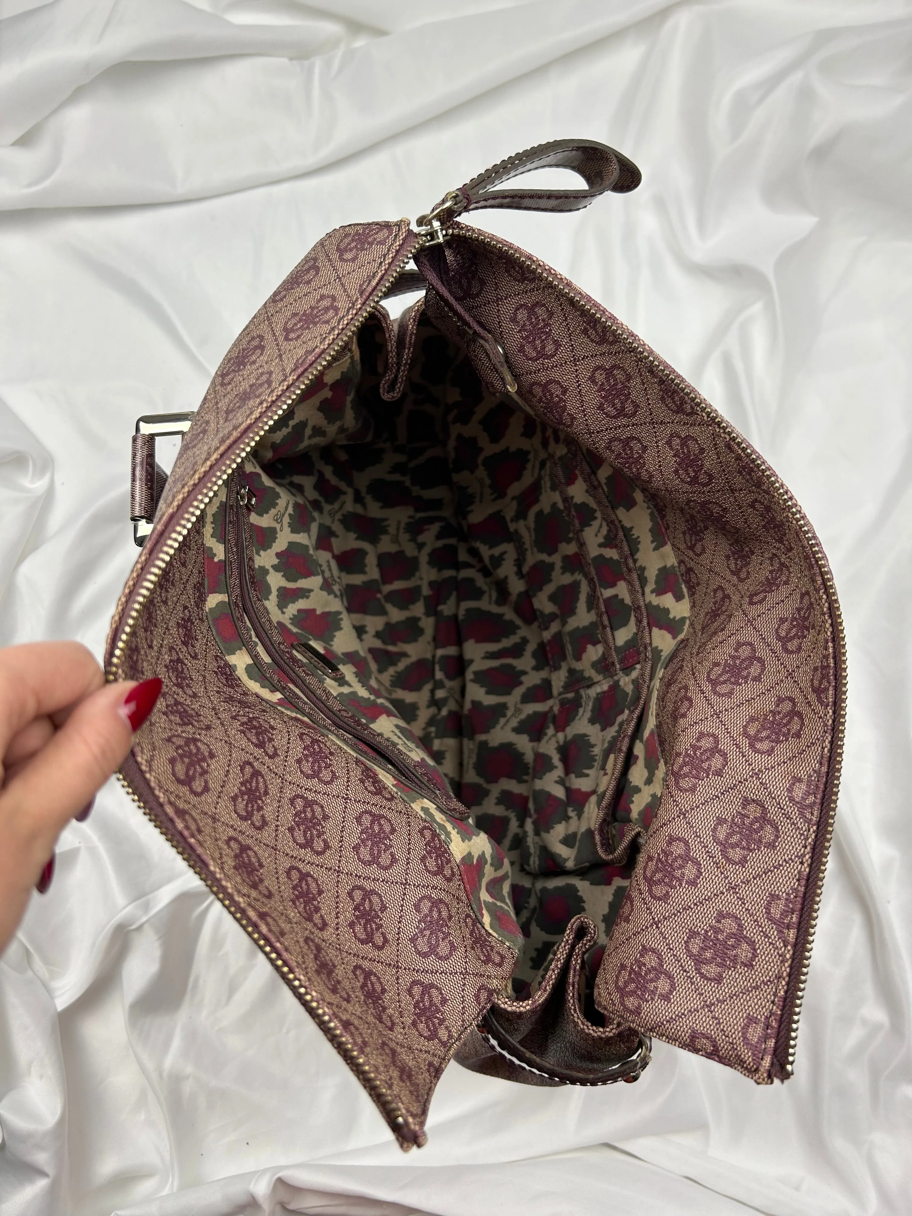 Burgundy  monogram uni shoulder bag