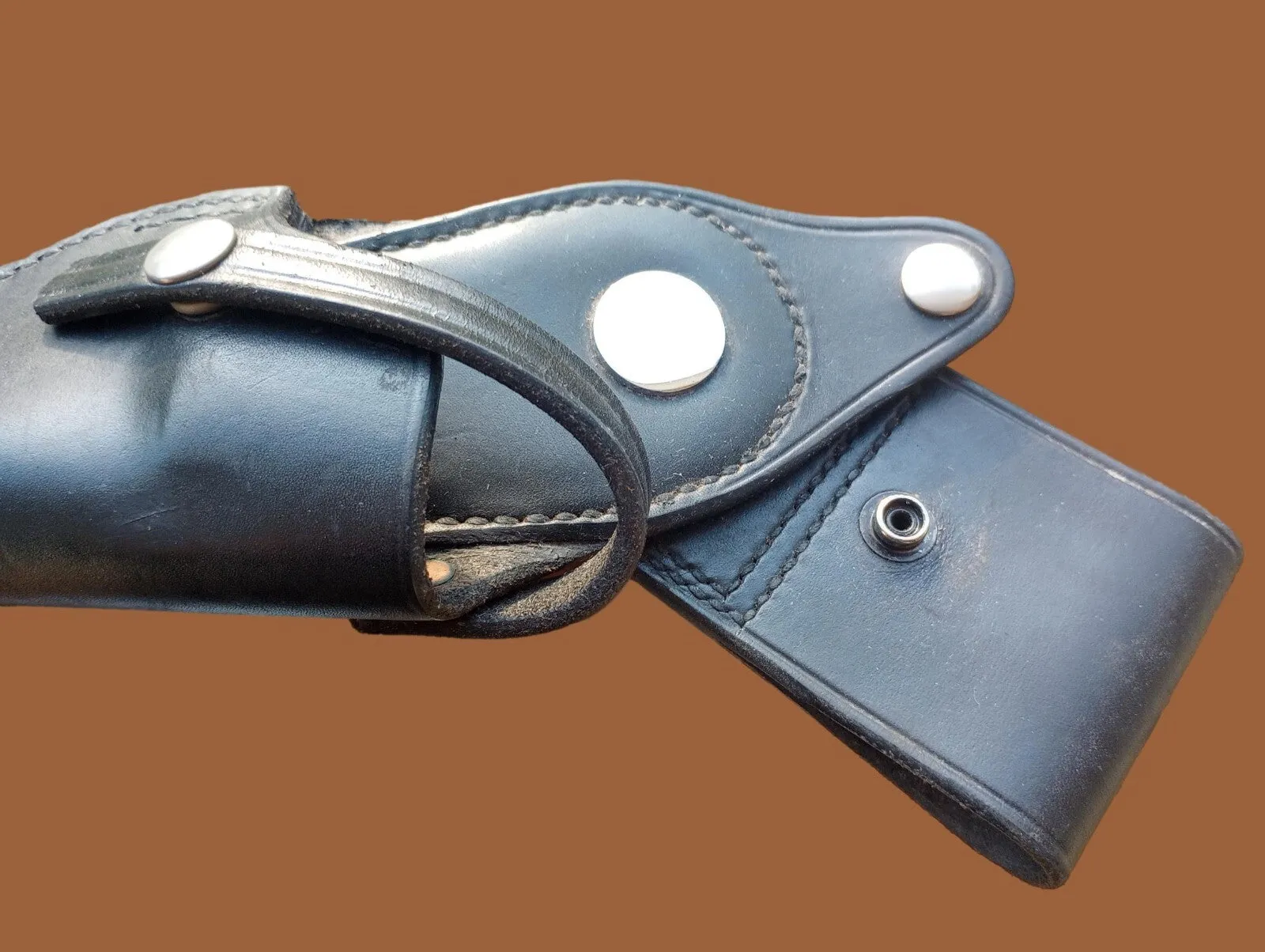 Don Hume Maker leather holster for revolvers drop swivel design