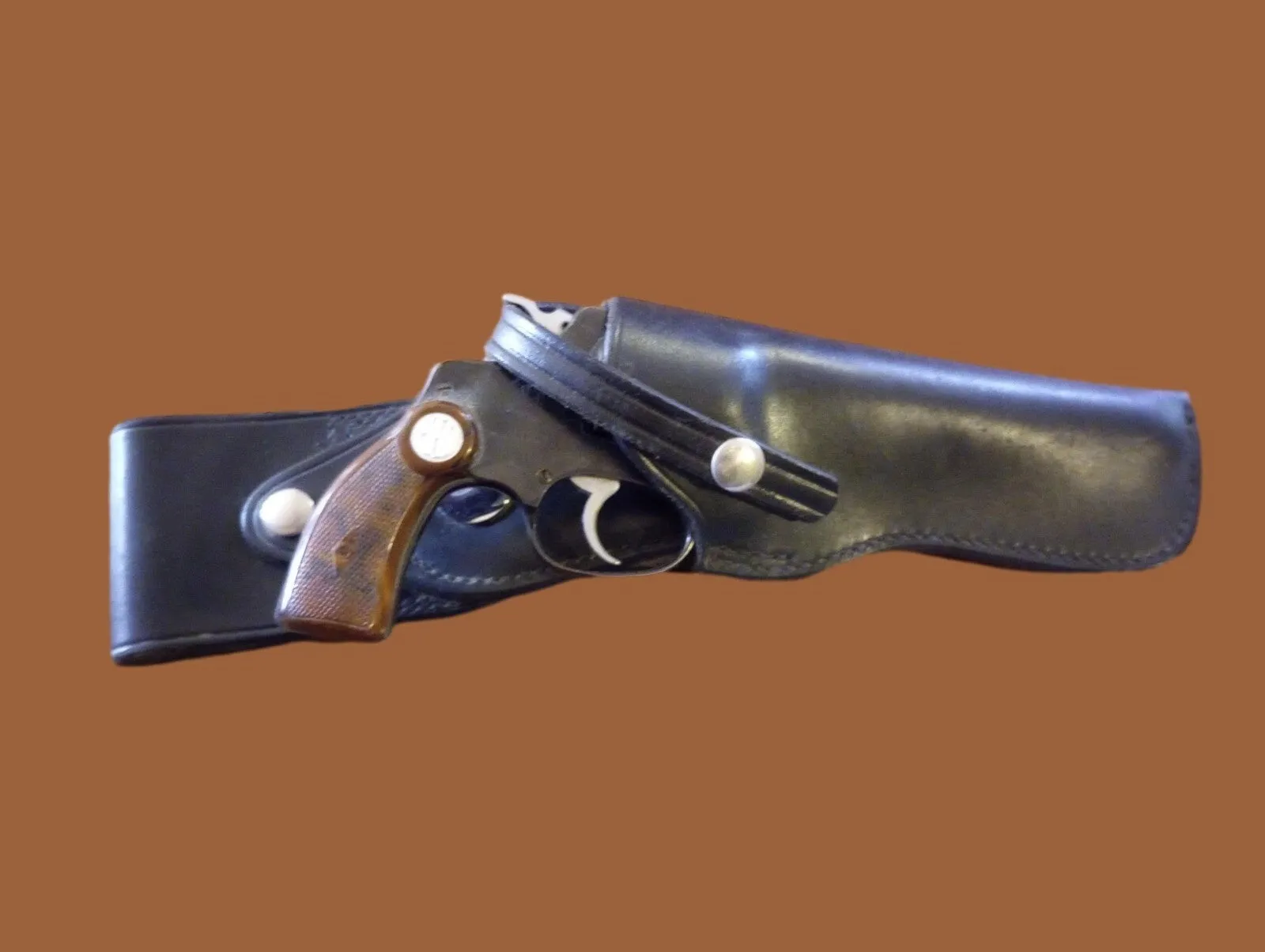 Don Hume Maker leather holster for revolvers drop swivel design
