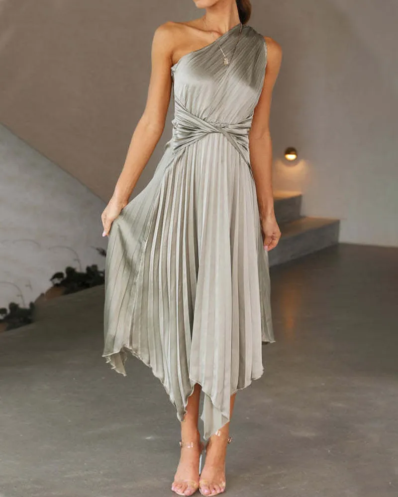 Elegant Solid Color Pleated Midi Dress
