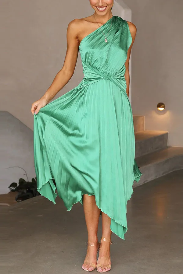 Elegant Solid Color Pleated Midi Dress