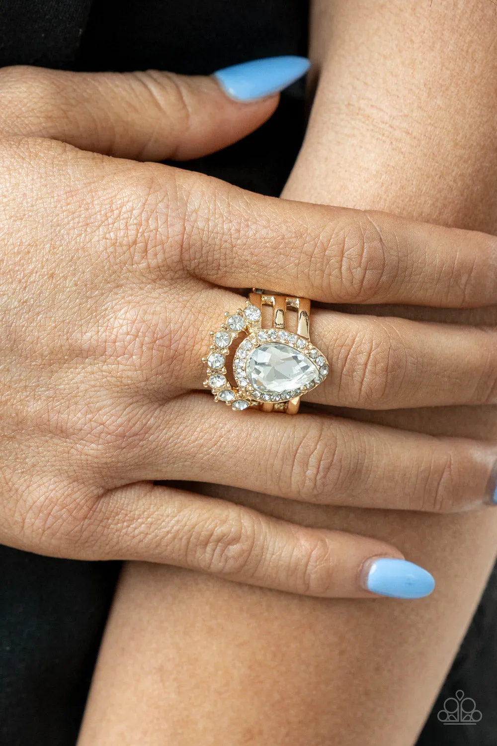 Elegantly Cosmopolitan - Gold Paparazzi Accessories