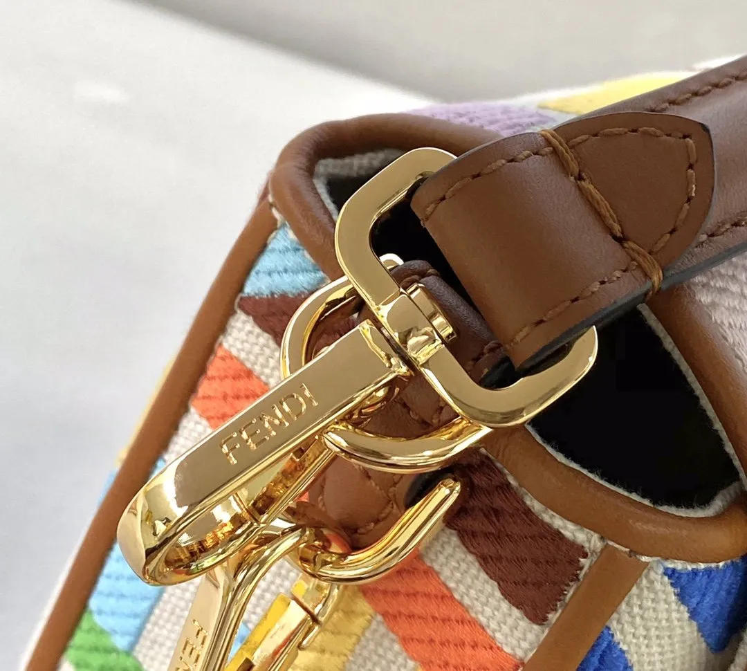 EN   Designer bags by Fendi 190