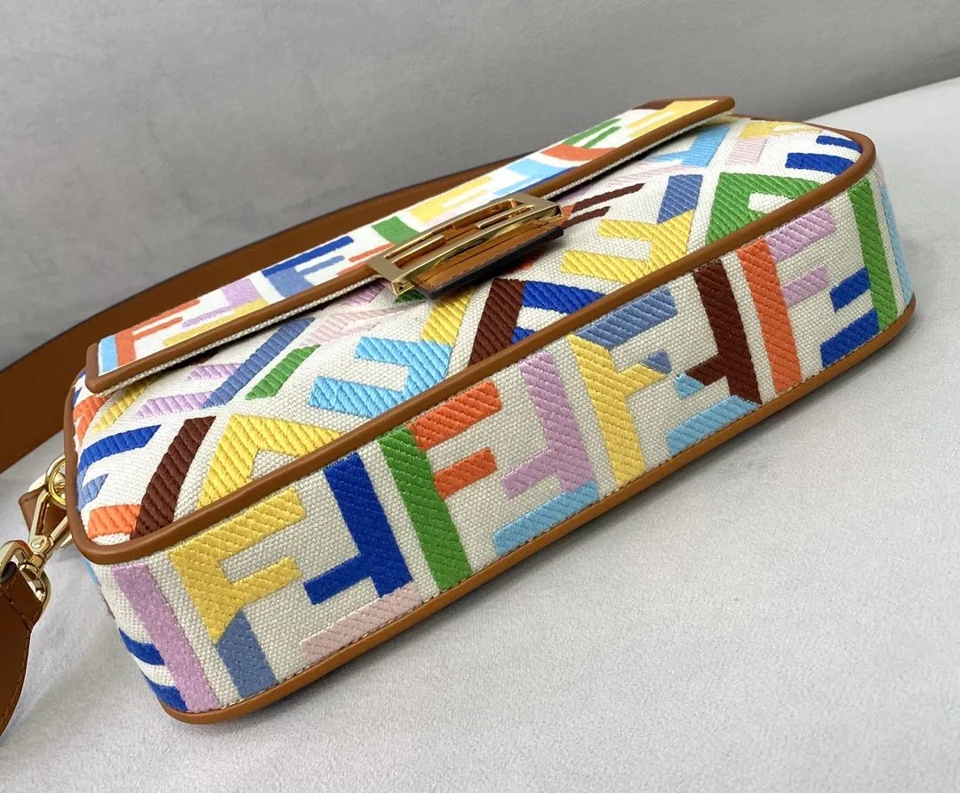 EN   Designer bags by Fendi 190