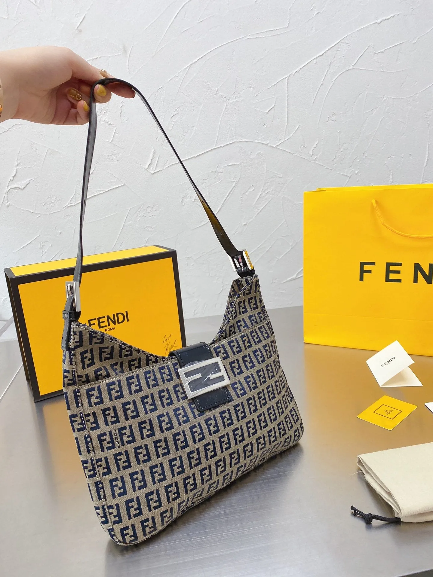 EN   Designer bags by Fendi 231