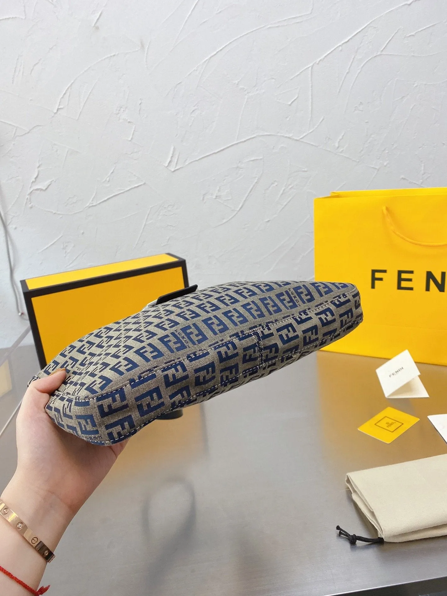 EN   Designer bags by Fendi 231