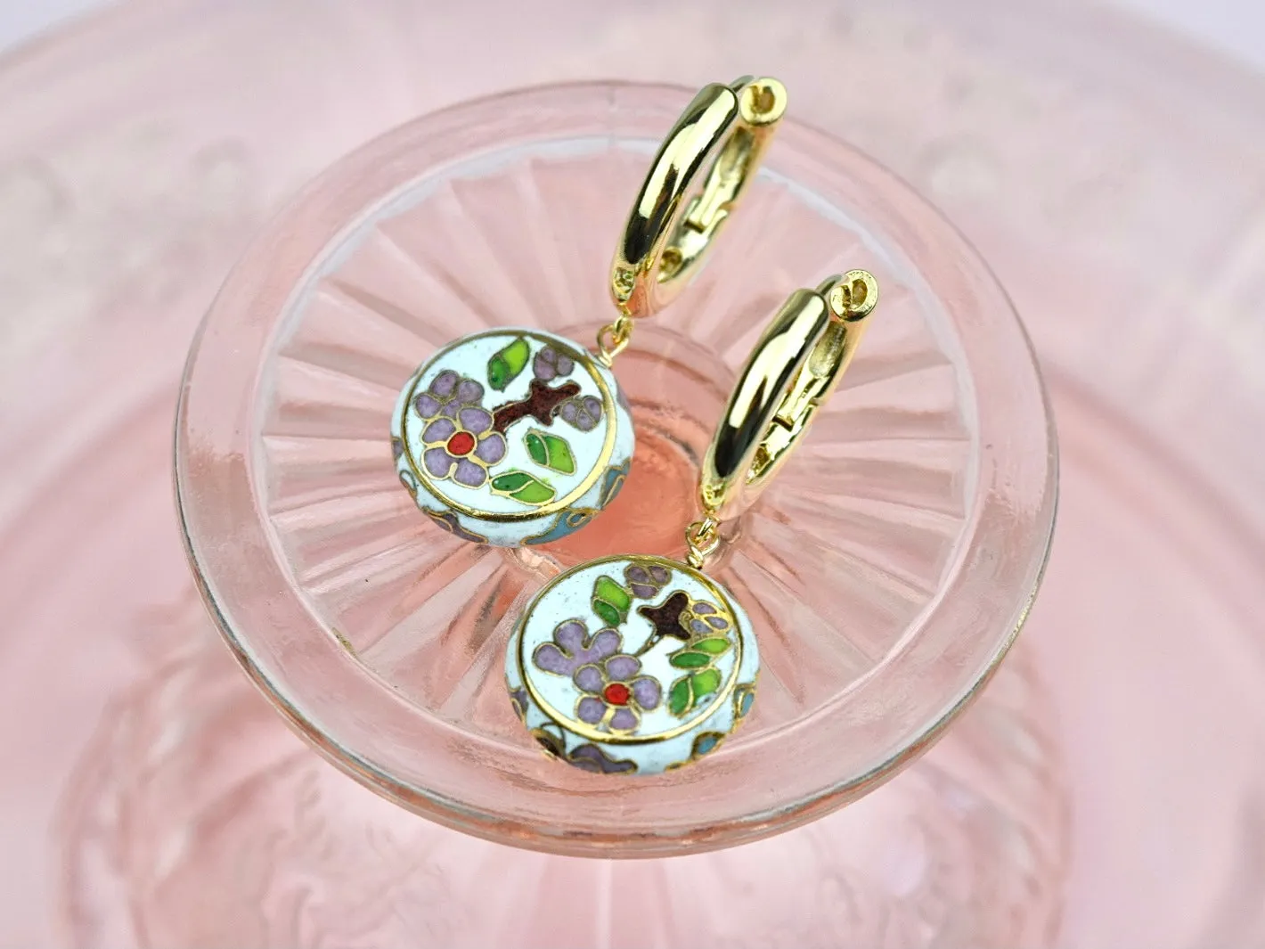 Fleur Solange Huggie Earring - Blanc