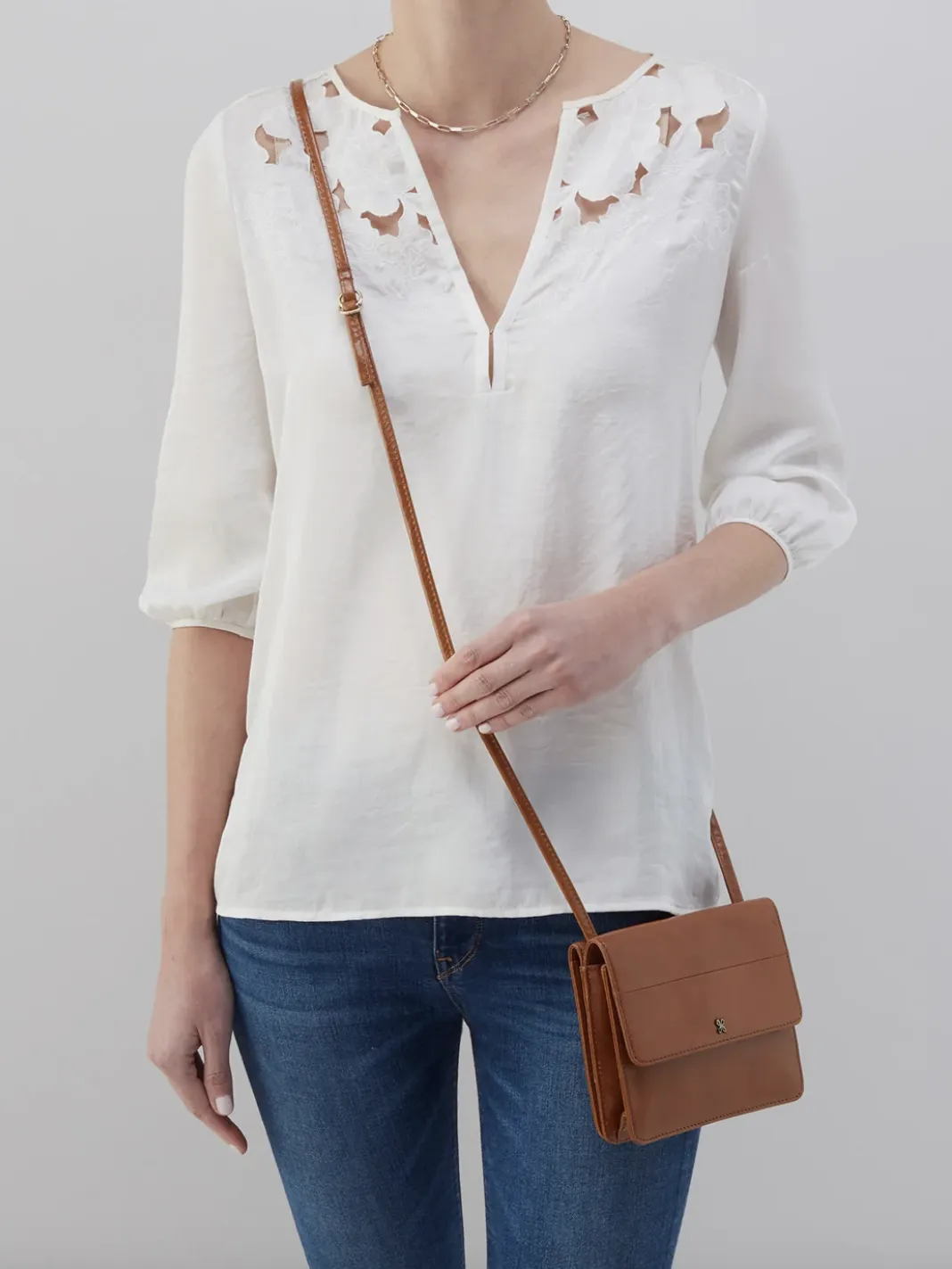 Jill Wallet Crossbody Claret by Hobo