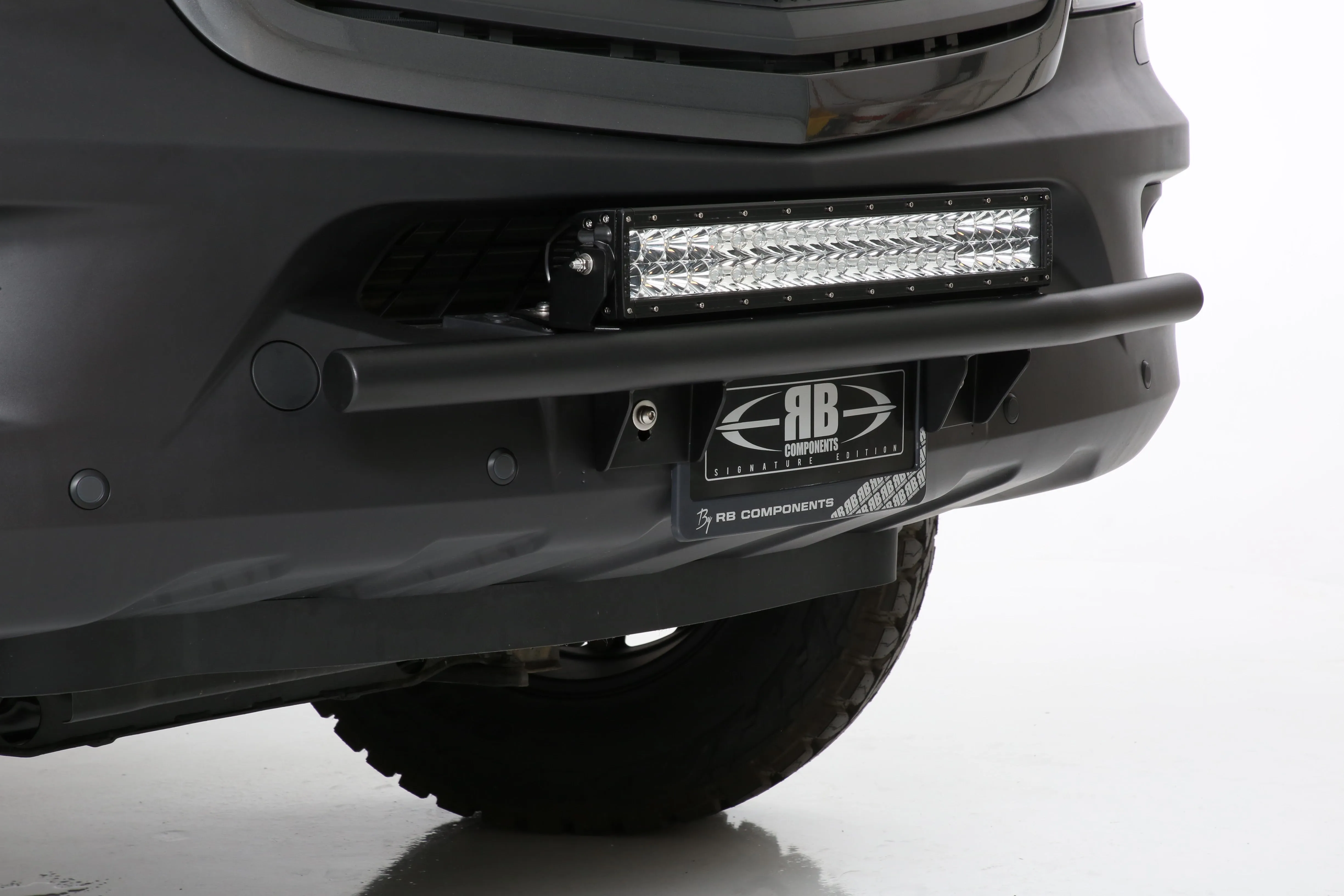 RB Touring Van CB - 144" 4x4
