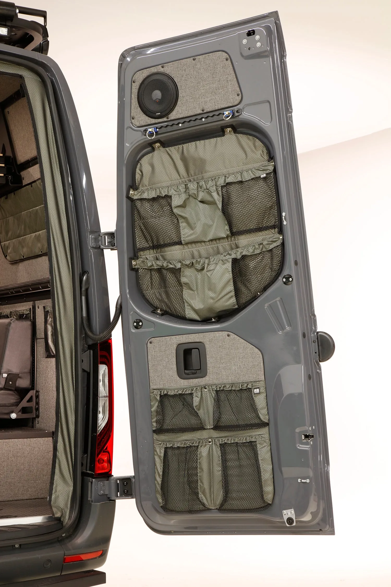 RB Touring Van HK - 170 3500 4x4