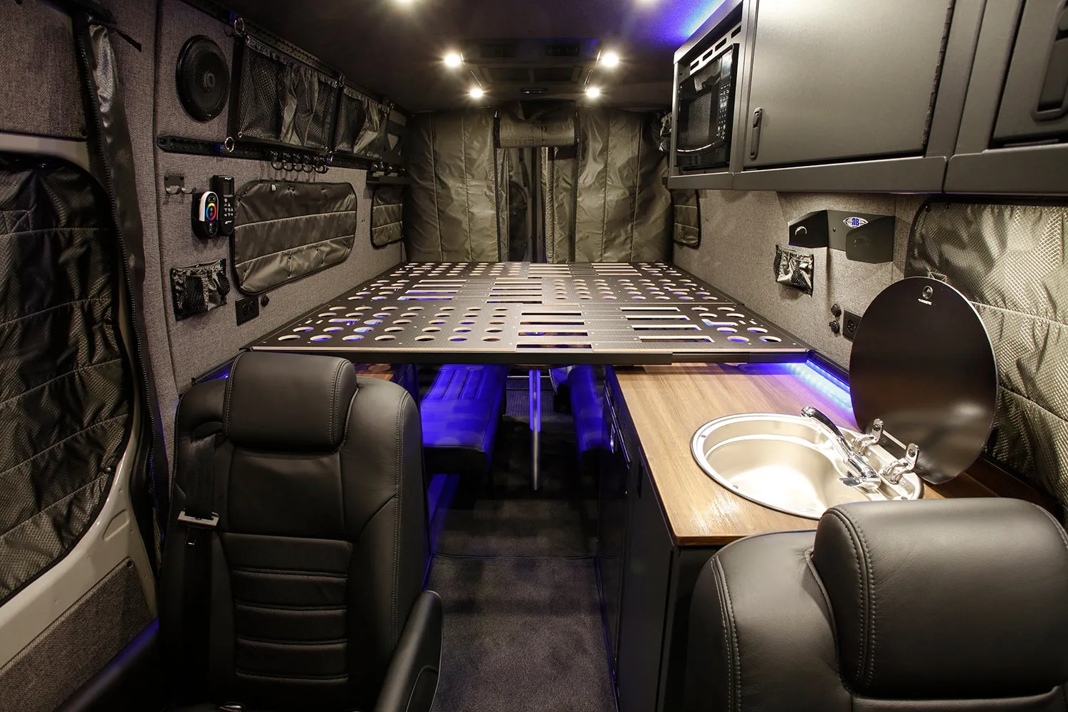 RB Touring Van NW - 170 4x4 3500