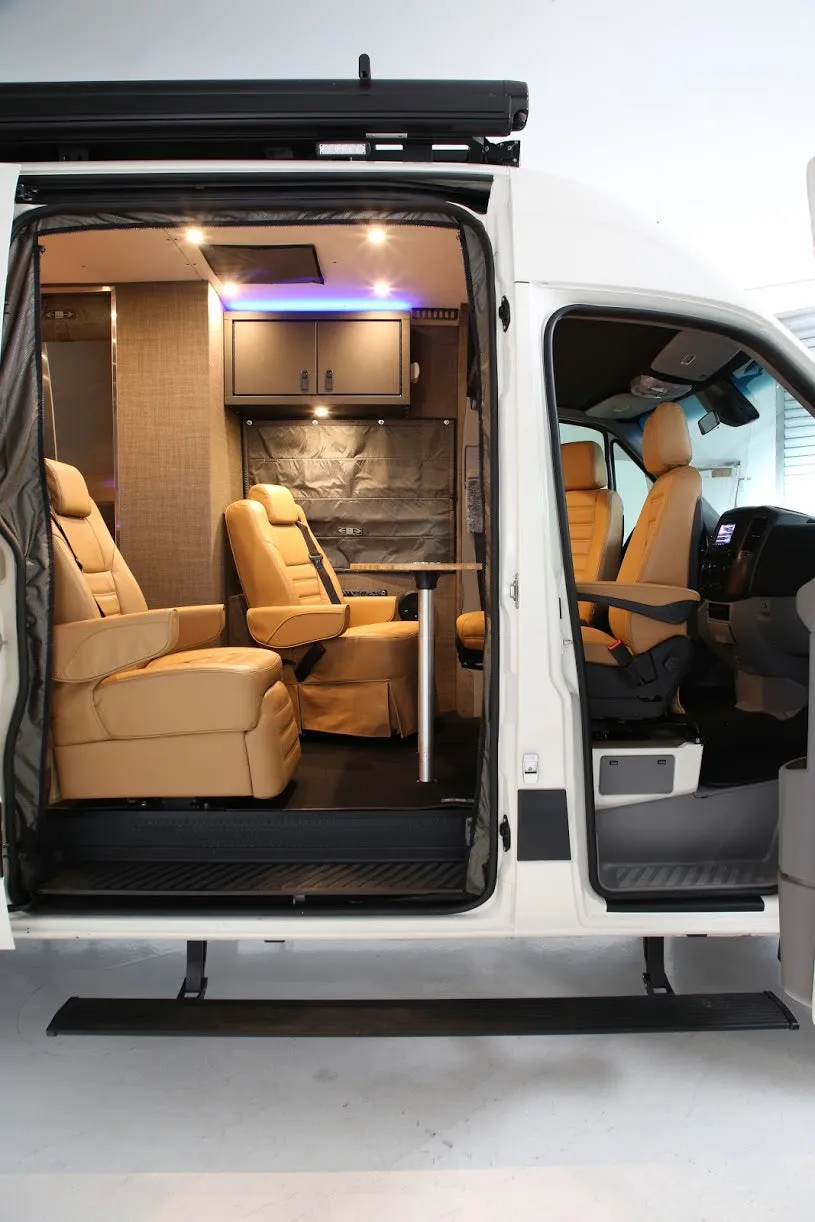 RB Touring Van SN - 2017 170 EX 3500 4x4