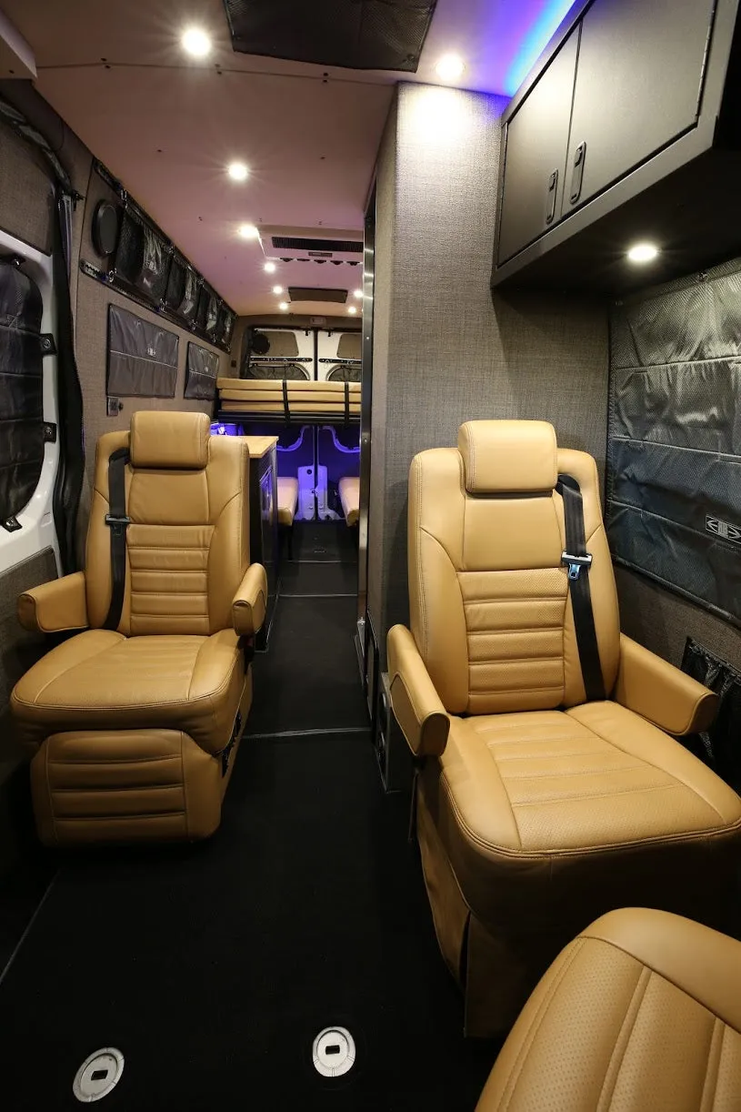 RB Touring Van SN - 2017 170 EX 3500 4x4