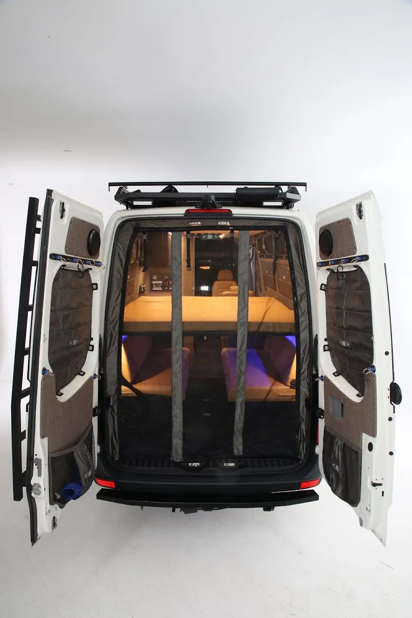 RB Touring Van SN - 2017 170 EX 3500 4x4