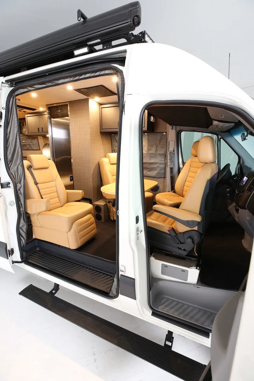 RB Touring Van SN - 2017 170 EX 3500 4x4