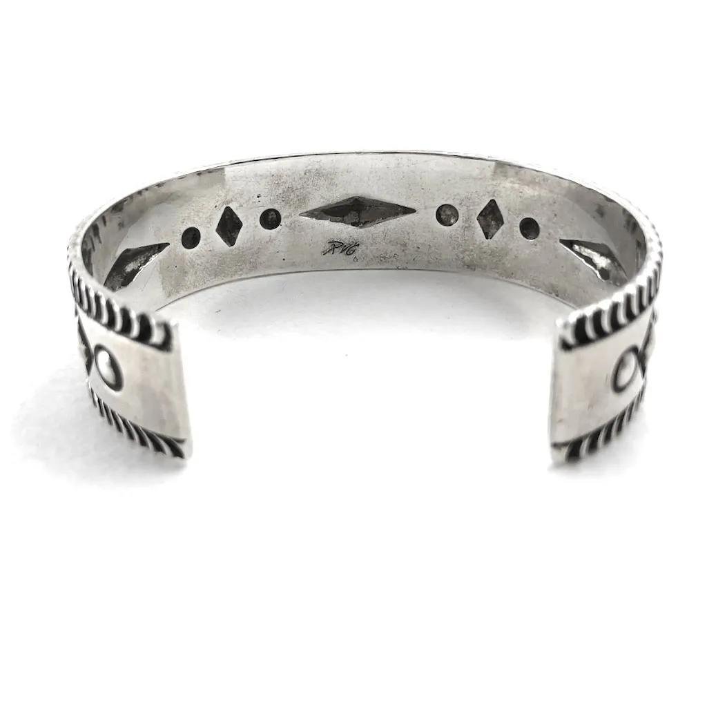 Sleek & Chic<br>By Rydel Curtis