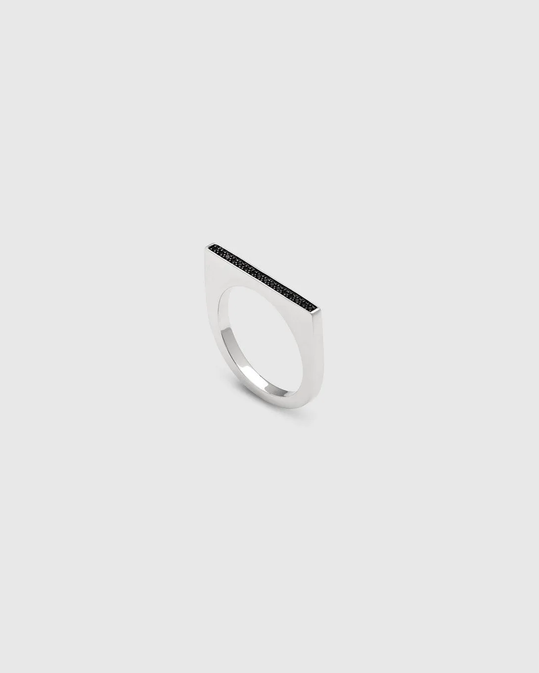 Sleek Ring Top Black Spinel