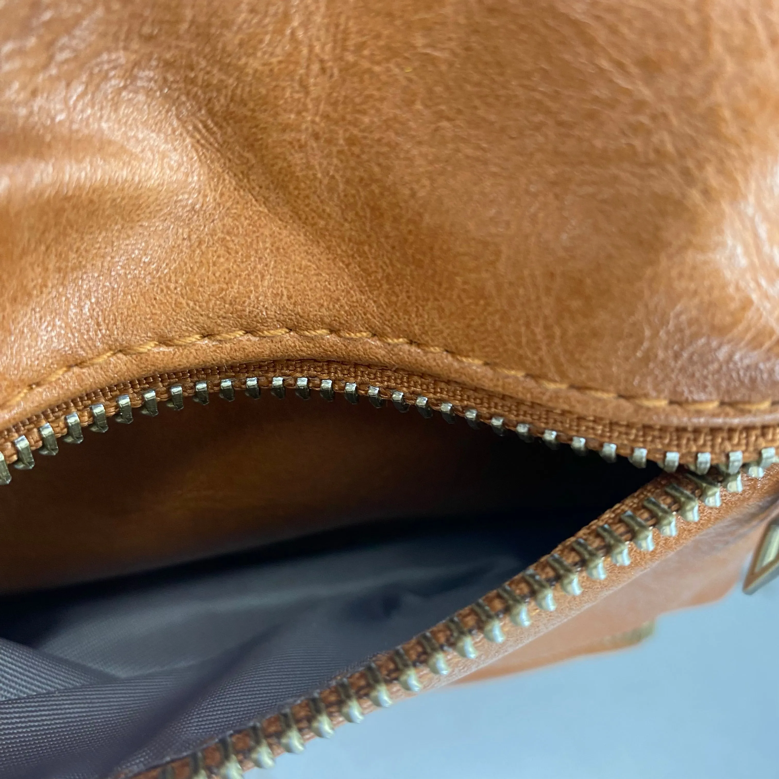 Sydney 2-in-1 Sling   Backpack - Camel